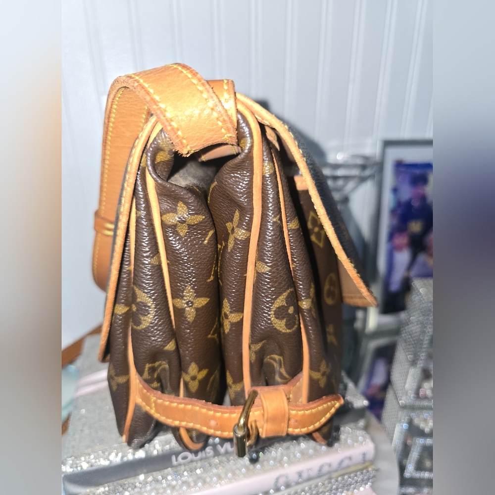 EUC 💯 Authentic Louis Vuitton Saumur 30💓 - Picture 6 of 16